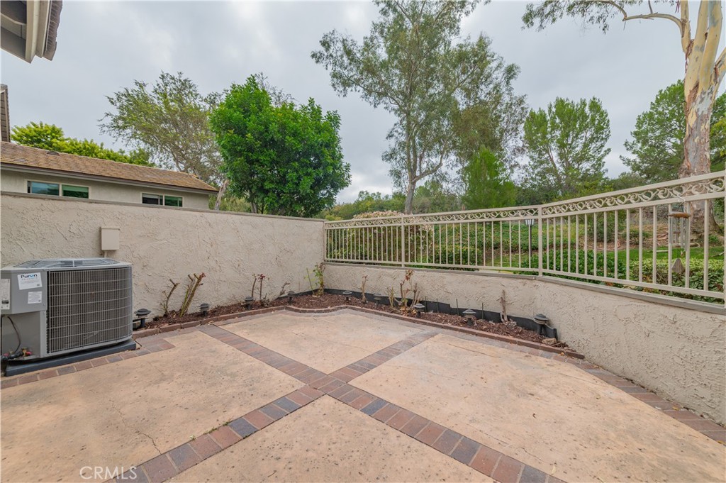 12 Sunup, Irvine CA 92603 - photo 35
