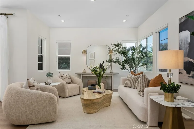 121 Bosal, Irvine, CA 92618