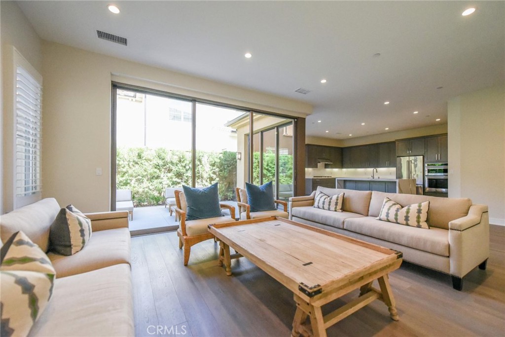 121 Linda Vista, Irvine CA 92618 - photo 4