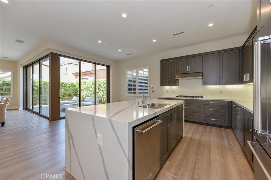 121 Linda Vista, Irvine CA 92618 - photo 9