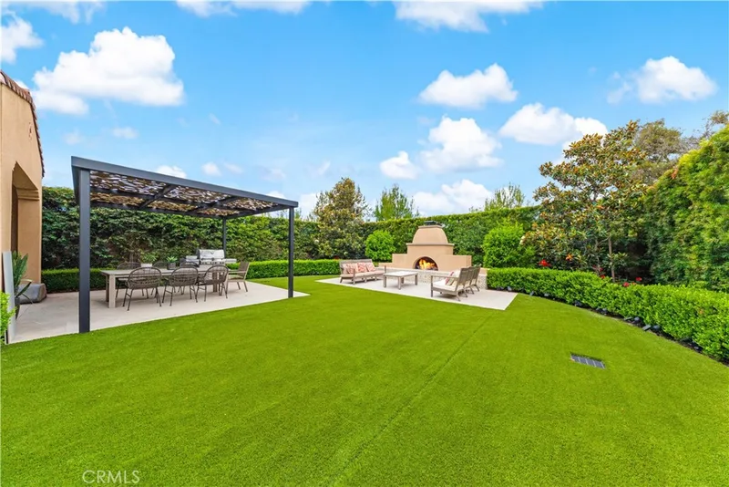 121 Whisper Rock, Irvine