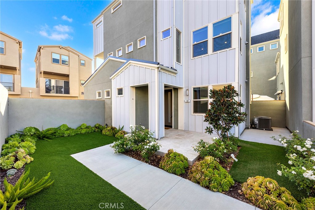 122 Frame, Irvine CA 92618 - photo 1