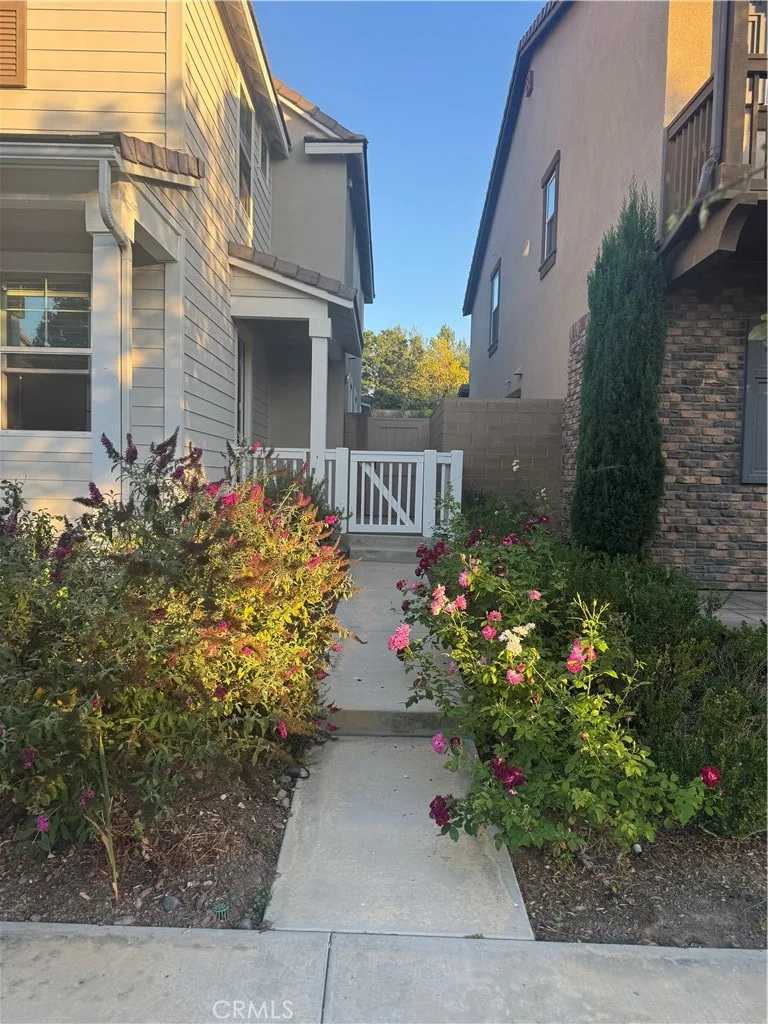 122 Yellow Daisy B, Irvine, CA 92618