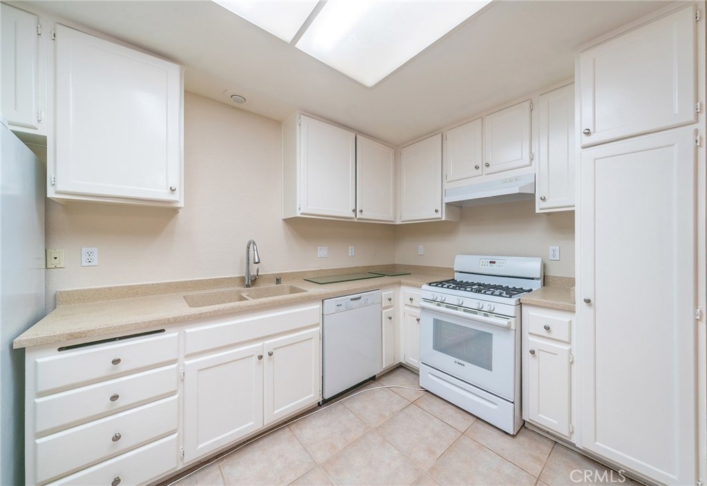 123 Goldenrod 74, Irvine CA 92614 - photo 6