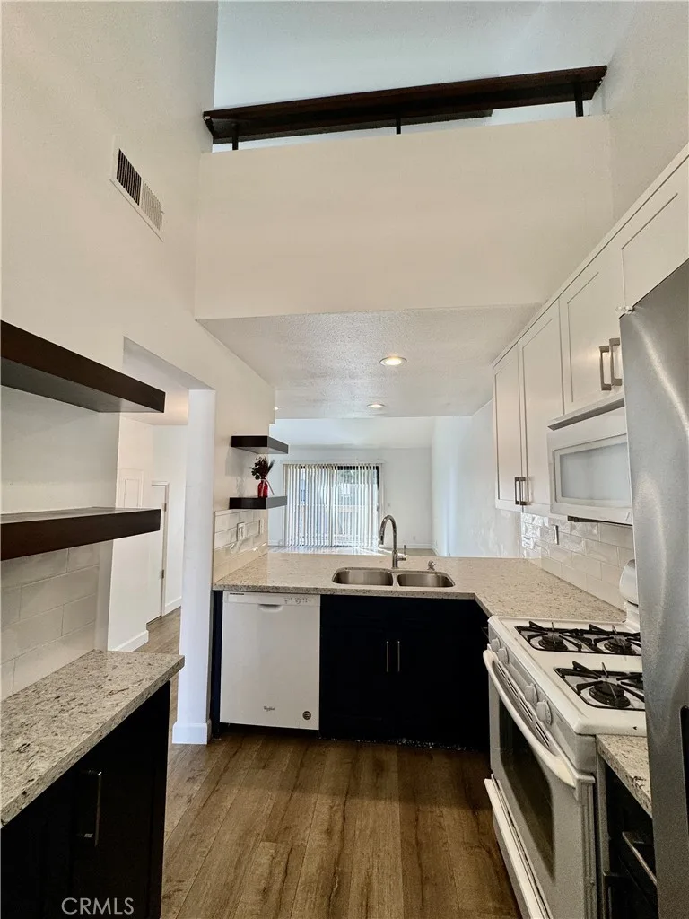 123 Lemon Grove 251, Irvine, CA 92618