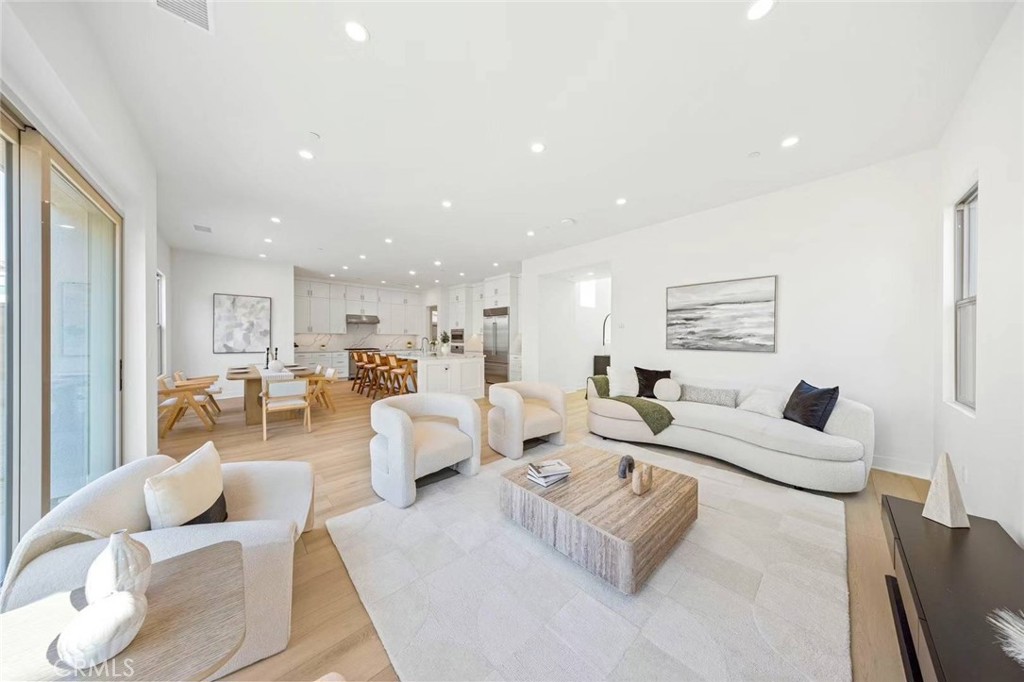 123 Sunnybank, Irvine CA 92618 - photo 2