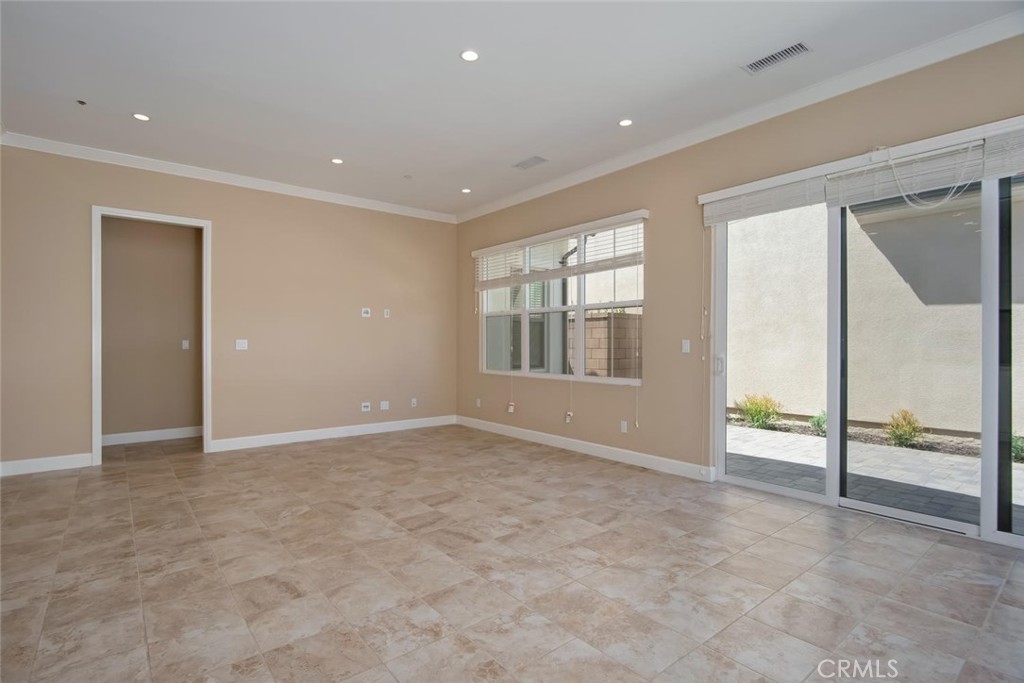 124 Charcoal, Irvine CA 92620 - photo 3