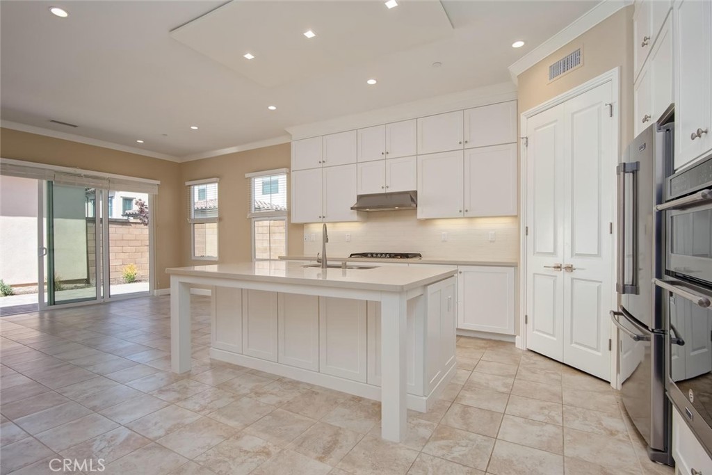 124 Charcoal, Irvine CA 92620 - photo 8