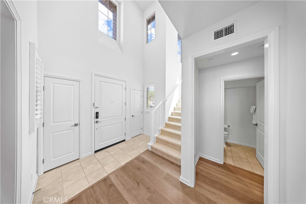124 Gulfstream, Irvine CA 92620 - photo 3