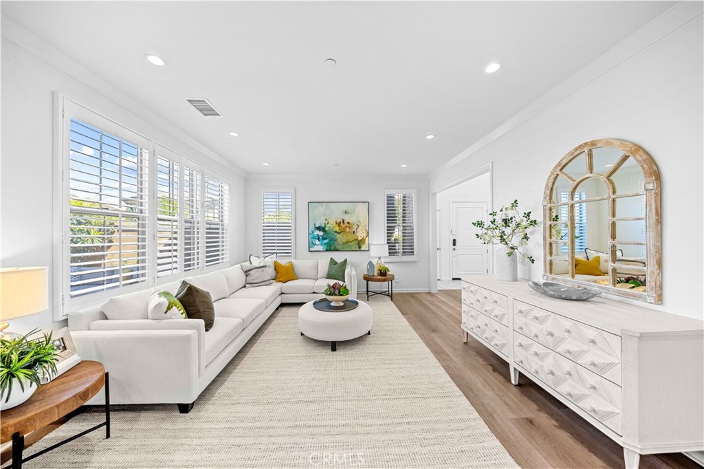 124 Gulfstream, Irvine CA 92620 - photo 4