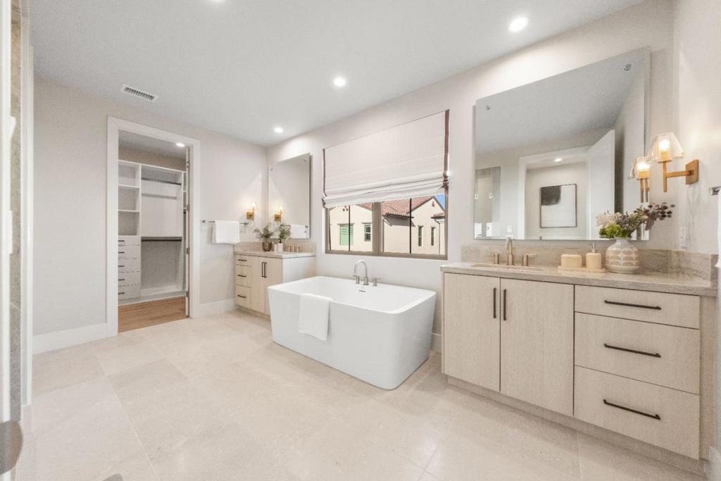 124 Oakstone, Irvine CA 92618 - photo 49