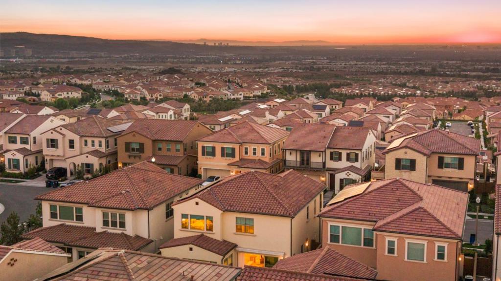 124 Oakstone, Irvine CA 92618 - photo 86