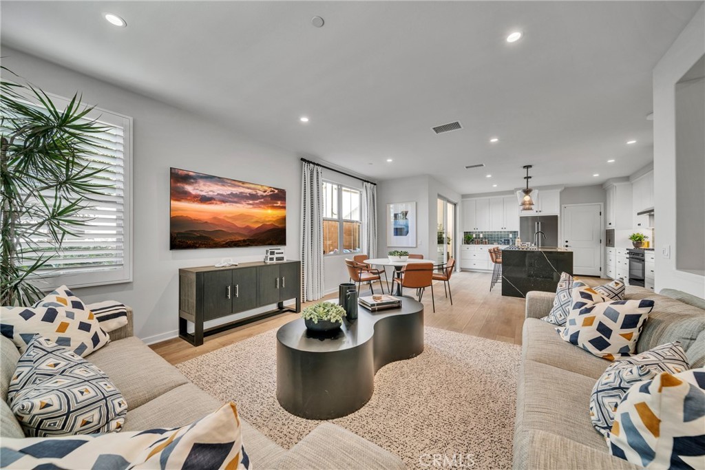 124 Sunnyside, Irvine CA 92618 - photo 3