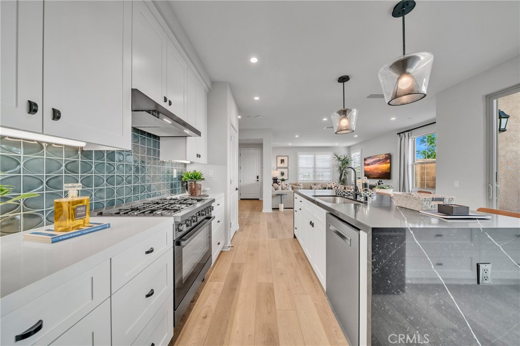 124 Sunnyside, Irvine CA 92618 - photo 8