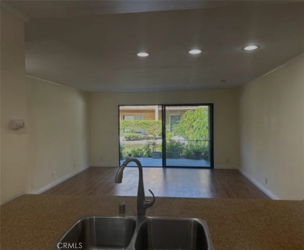 Move in ready - 124 Tangelo Unit 390, Irvine CA 92618 - photo 2