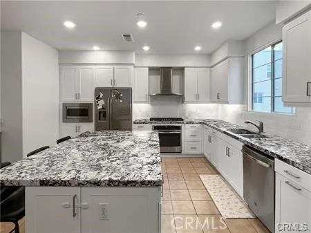 125 Cadence, Irvine, CA 92618