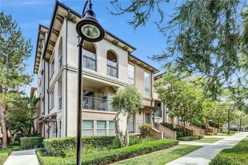 125 Neptune, Irvine, CA 92618
