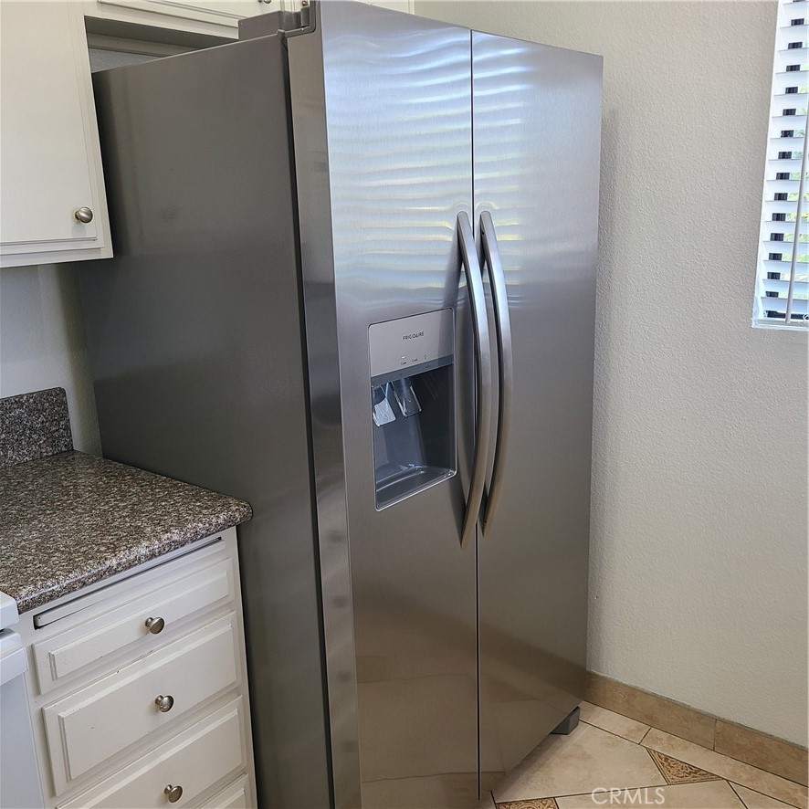 Brand New Refrigerator - 125 Tarocco, Irvine CA 92618 - photo 6