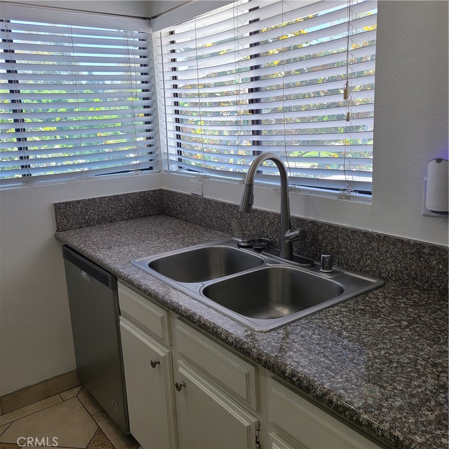 125 Tarocco, Irvine CA 92618 - photo 8