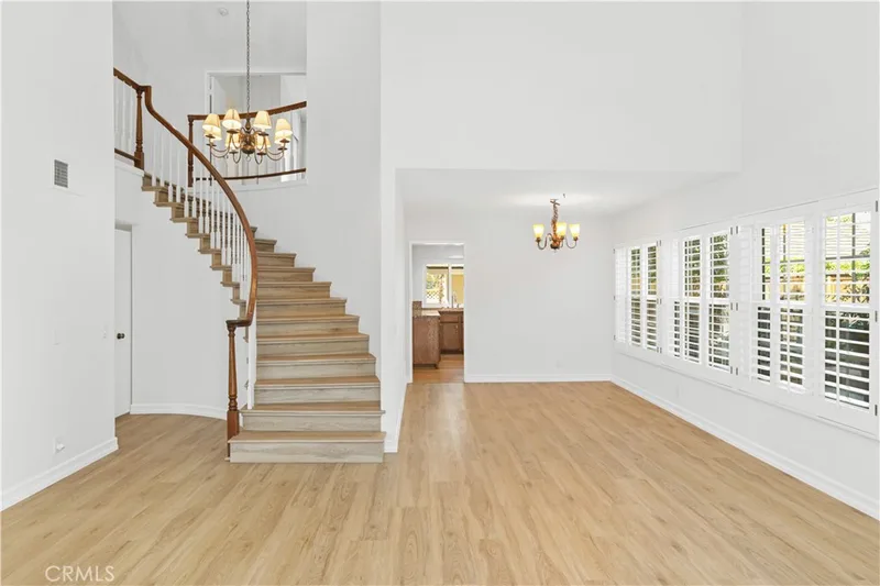 126 E Yale Loop 14, Irvine, CA 92604