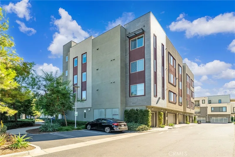 127 Bowery, Irvine