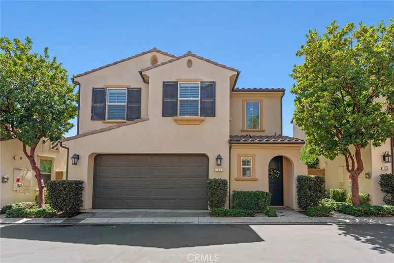 127 Bright Poppy, Irvine