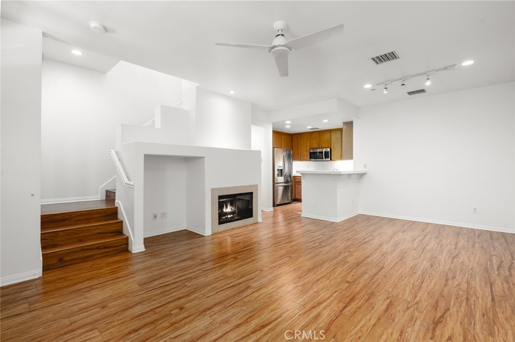 127 Jadestone, Irvine CA 92603 - photo 4