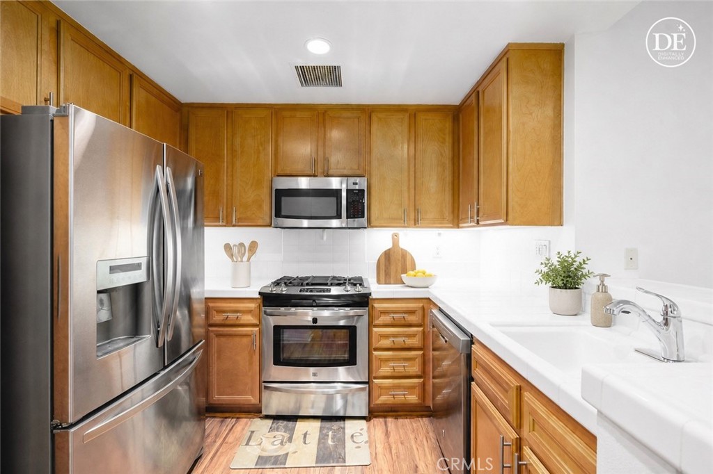Virtually Staged. - 127 Jadestone, Irvine CA 92603 - photo 12