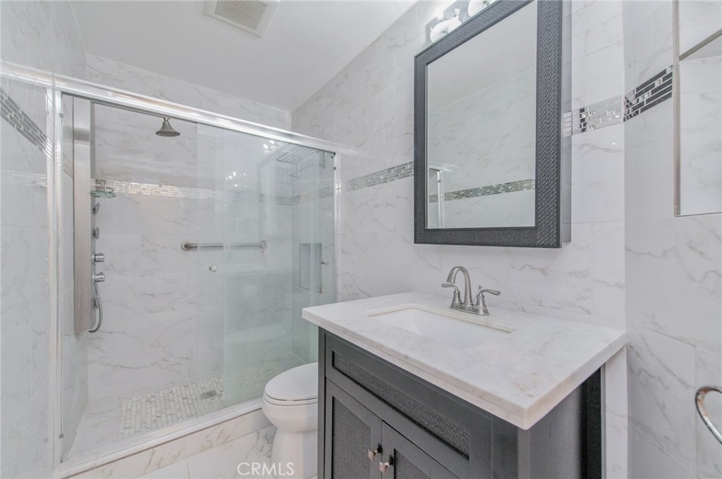 128 Agostino, Irvine CA 92614 - photo 4