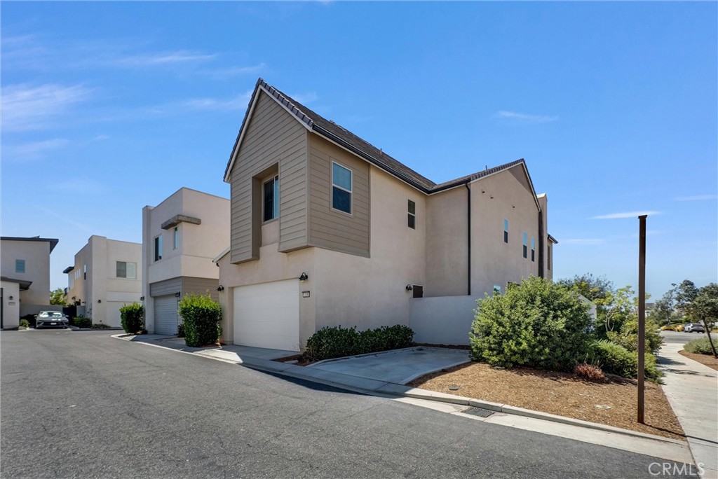 128 Character, Irvine CA 92618 - photo 42