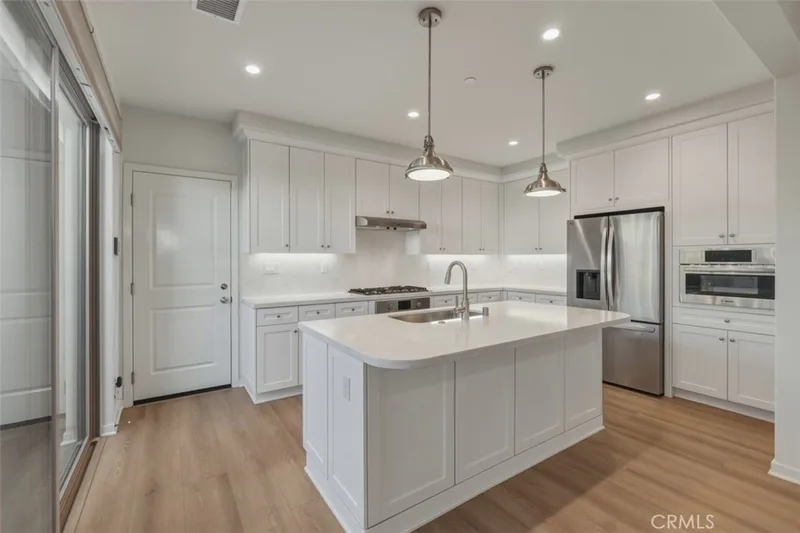 128 Newburry, Irvine, CA 92618