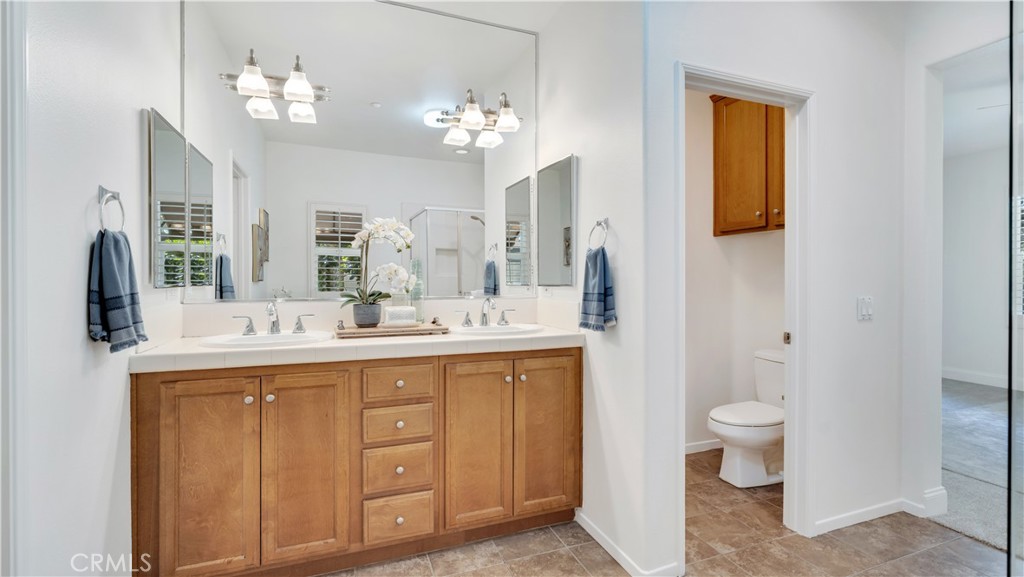 Dual sinks to keep both of you happy. - 128 Talmadge, Irvine CA 92602 - photo 11