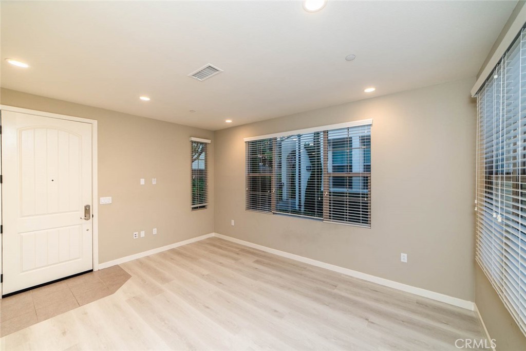128 Tubeflower, Irvine CA 92618 - photo 5