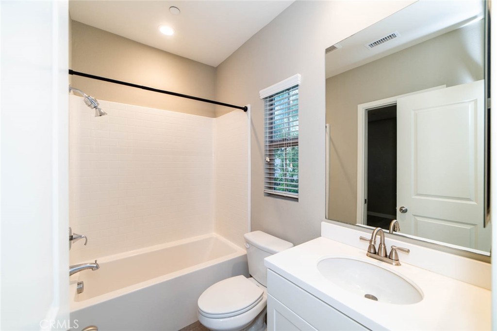 128 Tubeflower, Irvine CA 92618 - photo 31