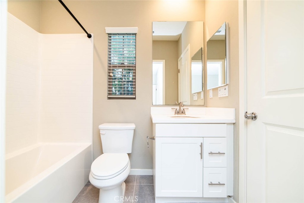 128 Tubeflower, Irvine CA 92618 - photo 36