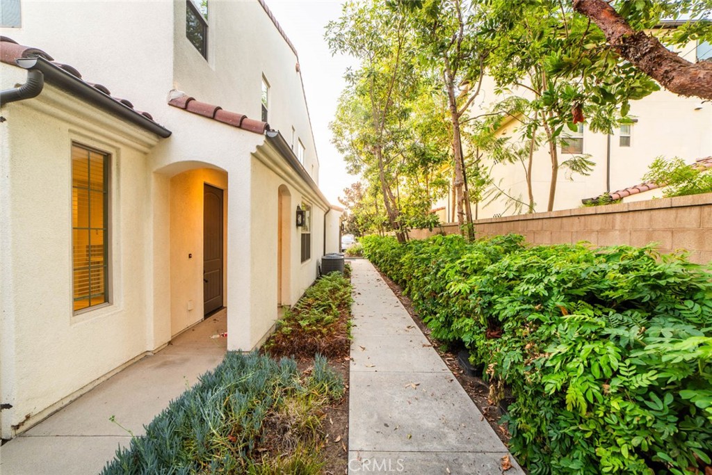 128 Tubeflower, Irvine CA 92618 - photo 52