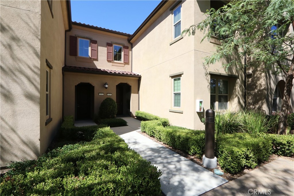 129 Carlow, Irvine CA 92618 - photo 2