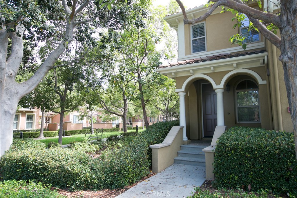 129 Chantilly, Irvine CA 92620 - photo 2