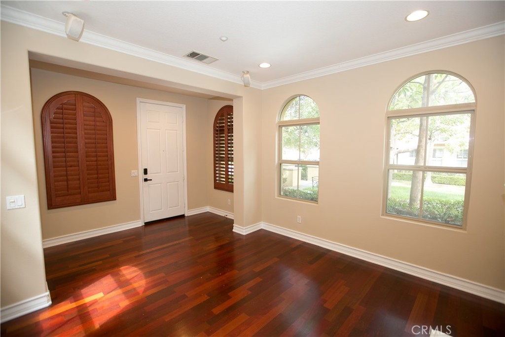 129 Chantilly, Irvine CA 92620 - photo 4
