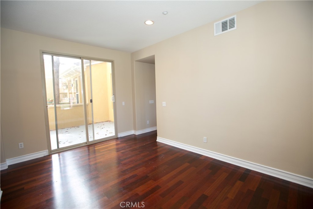 129 Chantilly, Irvine CA 92620 - photo 7