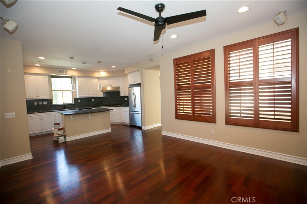129 Chantilly, Irvine CA 92620 - photo 18