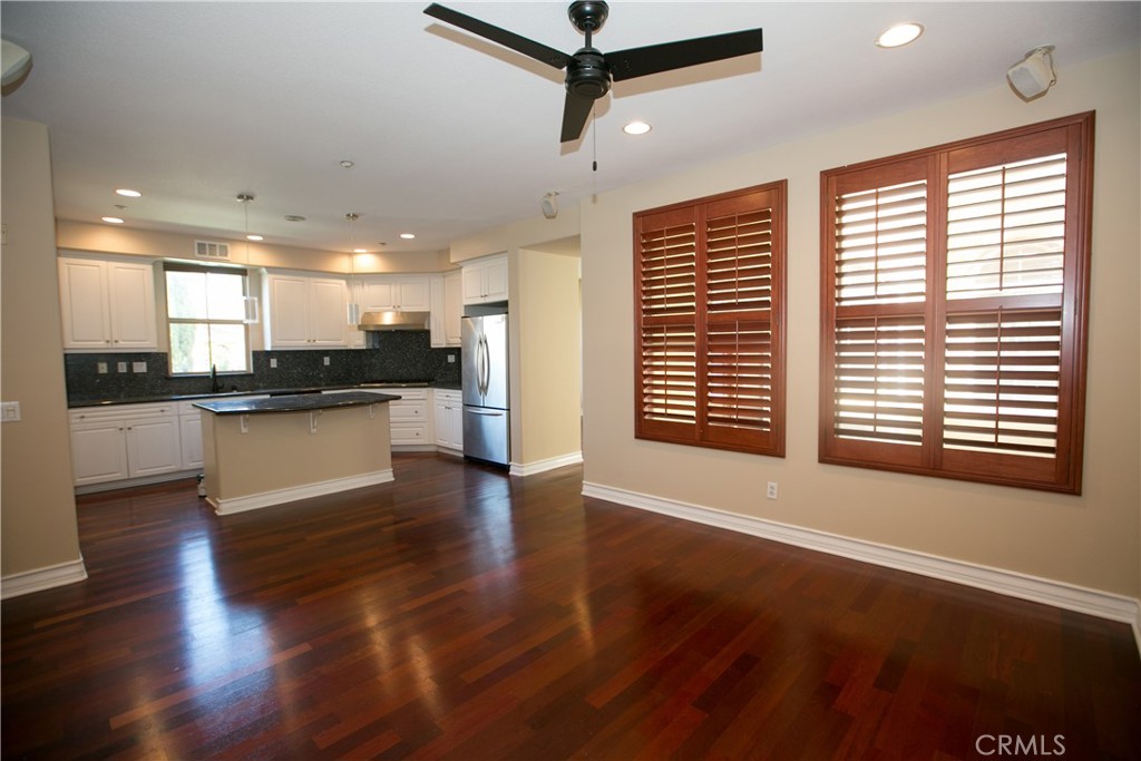 129 Chantilly, Irvine CA 92620 - photo 21