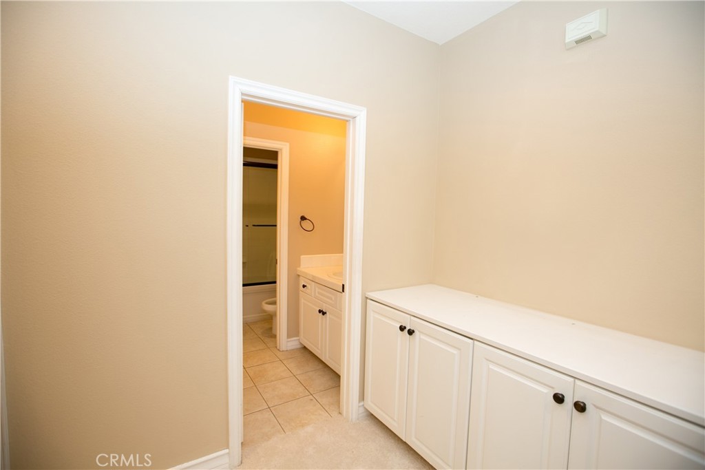 129 Chantilly, Irvine CA 92620 - photo 25