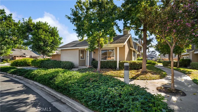 13 Hollowglen, Irvine, CA 92604