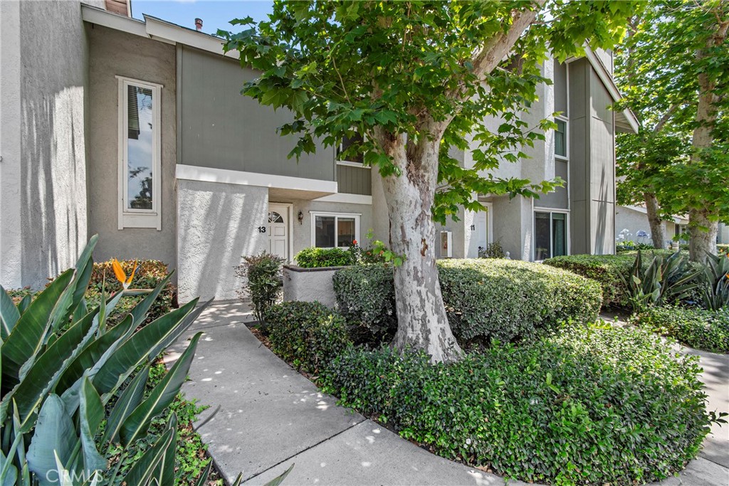 13 Sunflower Irvine CA - 13 Sunflower, Irvine CA 92604 - photo 2