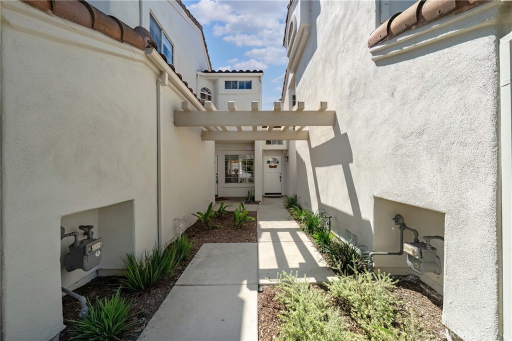 130 Almador, Irvine CA 92614 - photo 21