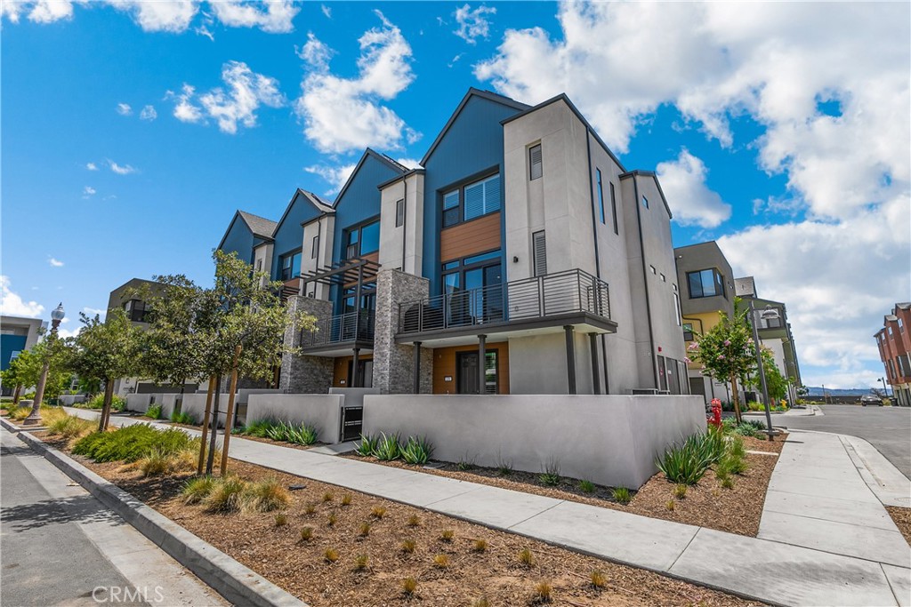 130 Rondo, Irvine CA 92618 - photo 1
