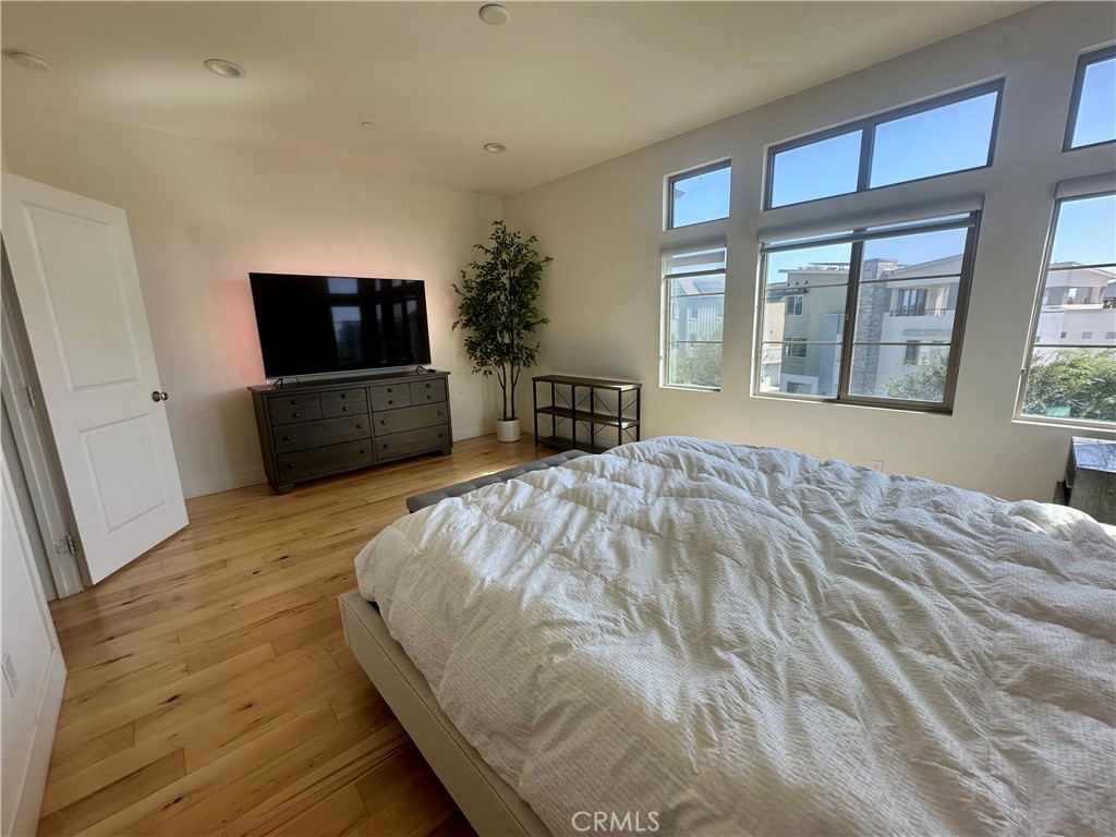 131 Episode, Irvine CA 92618 - photo 25