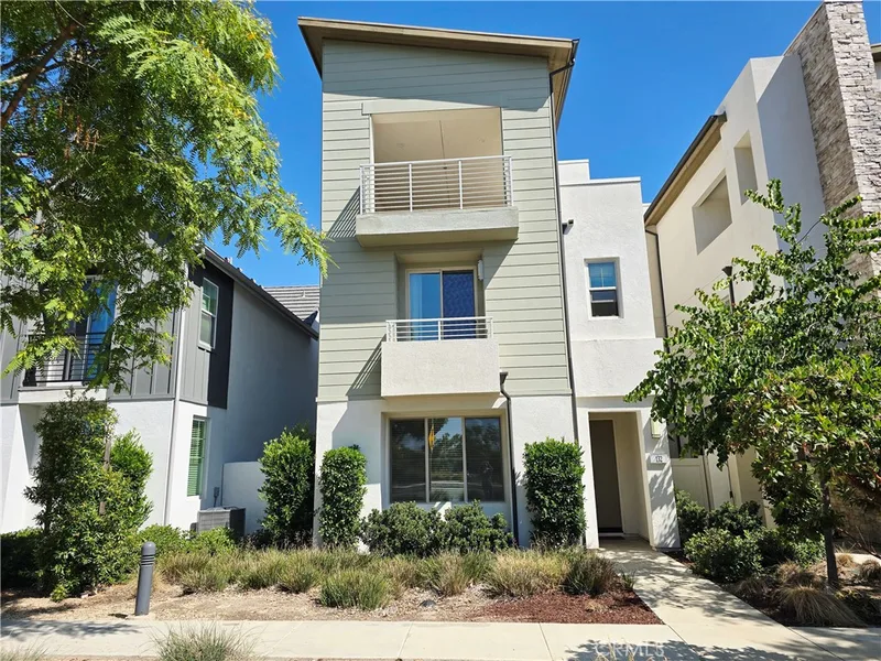 132 Modjeska, Irvine, CA 92618