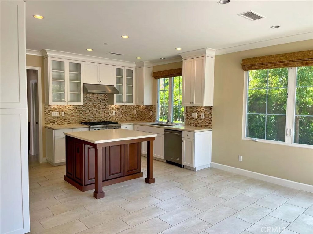 132 Mustang, Irvine CA 92602 - photo 5